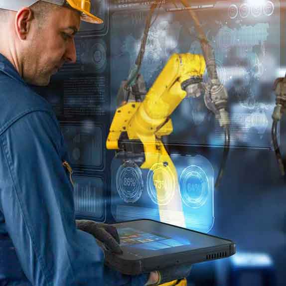 Das Rugged Tablet wird in rauer Industrieumgebung eingesetzt