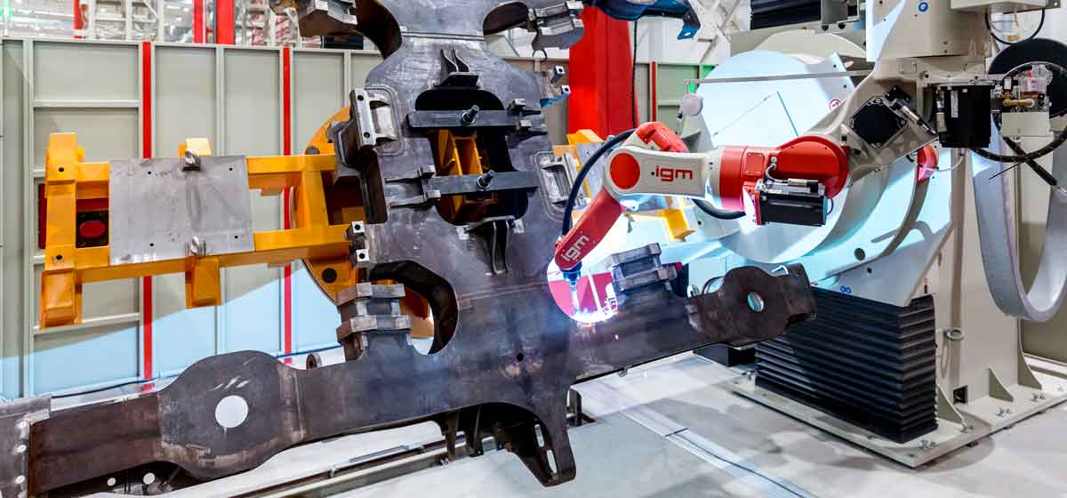 igm-Schweißroboter in der Fertigung großer Bauteile