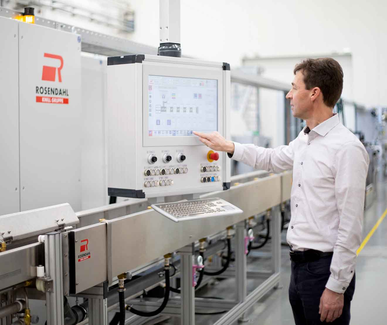 IP65-geschützte Industrie-PC-Einheit zum Bedienen und Beobachten in der Produktionsumgebung